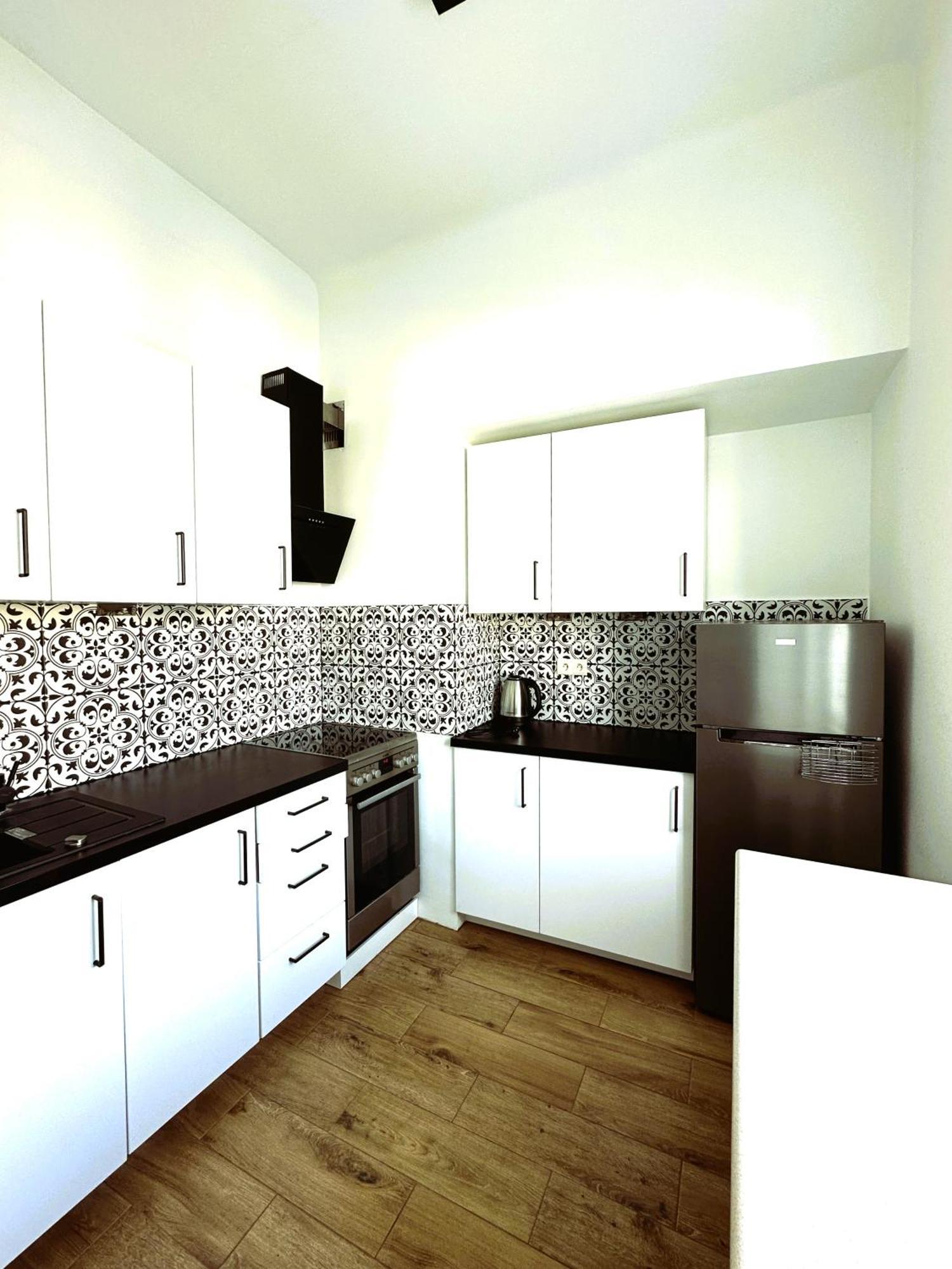 Art Dreams Apartament Chmielna 5 Varsavia Esterno foto
